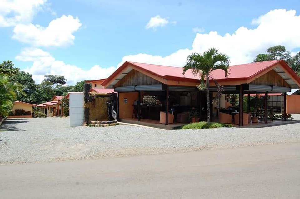 Hotel Amjeco San Isidro De El General Esterno foto