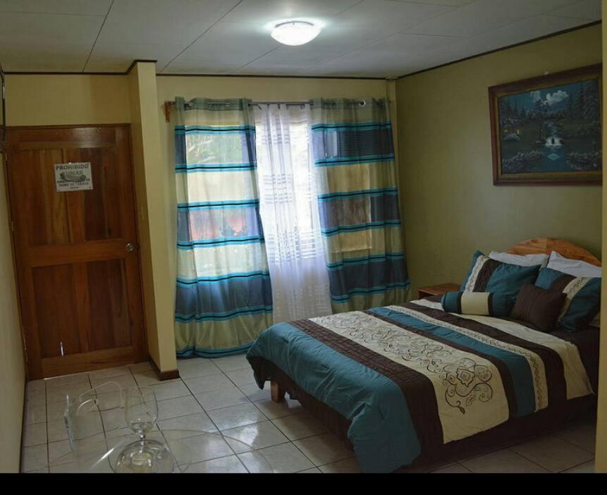 Hotel Amjeco San Isidro De El General Esterno foto
