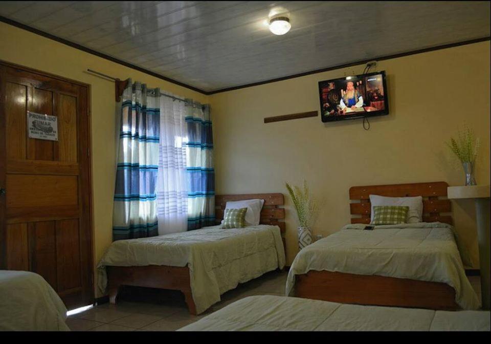Hotel Amjeco San Isidro De El General Esterno foto